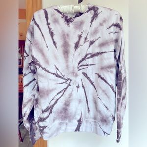 🟢 Tie dyed sweatshirt